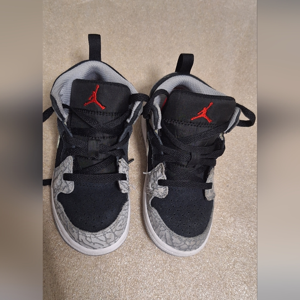 NIKE AIR JORDAN 1 Mid SE Black/White/Grey  Shoe Sz 9C